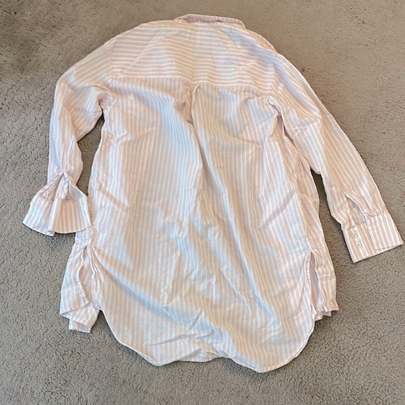 Anthropologie button down tunic length shirt - Picture 3 of 5